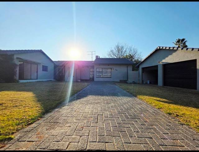 4 BEDROOM HOUSE FOR SALE IN BIRCH ACRES